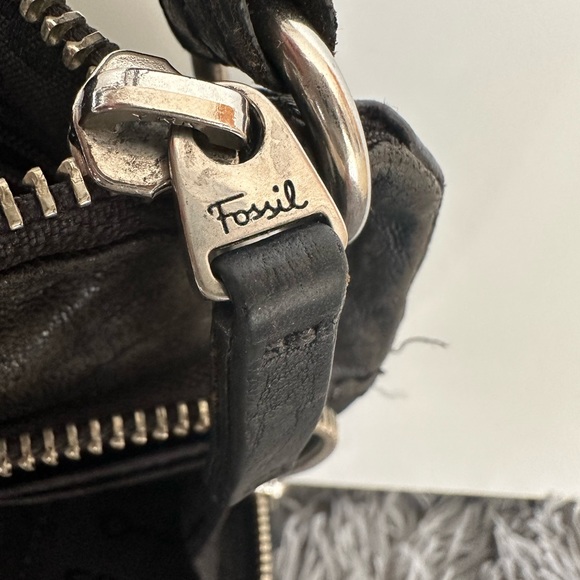 SOLD - Vintage Y2K genuine leather Fossil mini crossbody wallet bag - Picture 6 of 7